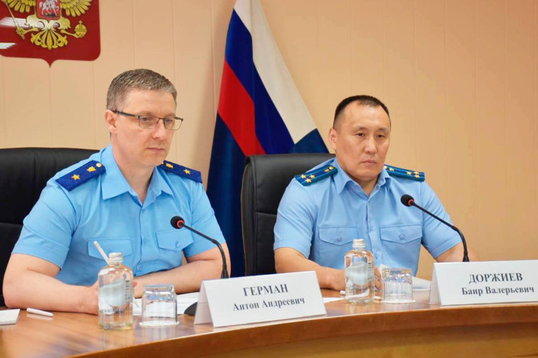 Исполняющий обязанности начальника управления Генеральной прокуратуры Российской Федерации по Сибирскому федеральному округу Баир Доржиев провел личный прием граждан жителей Алтайского края. Исполняющий обязанности начальника управления Генеральной прокуратуры Российской Федерации по Сибирскому федеральному округу Баир Доржиев провел личный прием граждан жителей Алтайского края.
