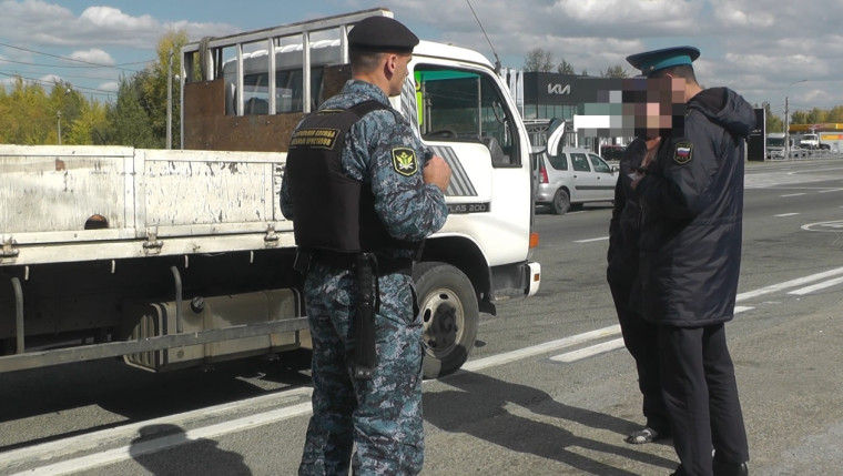 Еще 21 автомобиль арестовали судебные приставы у злостных нарушителей ПДД в Алтайском крае. Еще 21 автомобиль арестовали судебные приставы у злостных нарушителей ПДД в Алтайском крае.