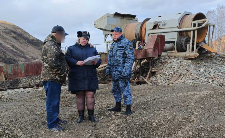 В Солонешенском районе судебные приставы приостановили деятельность золотодобытчиков из-за экологической угрозы. В Солонешенском районе судебные приставы приостановили деятельность золотодобытчиков из-за экологической угрозы.