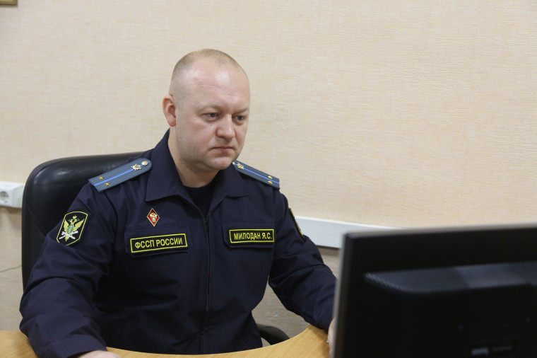 Судебные приставы взыскали с должника уголовный штраф за совершенное преступление. Судебные приставы взыскали с должника уголовный штраф за совершенное преступление.